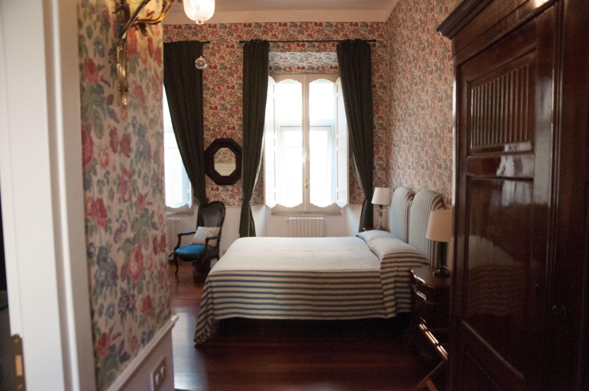 Relais Teatro Argentina Bed & Breakfast Рим Екстериор снимка