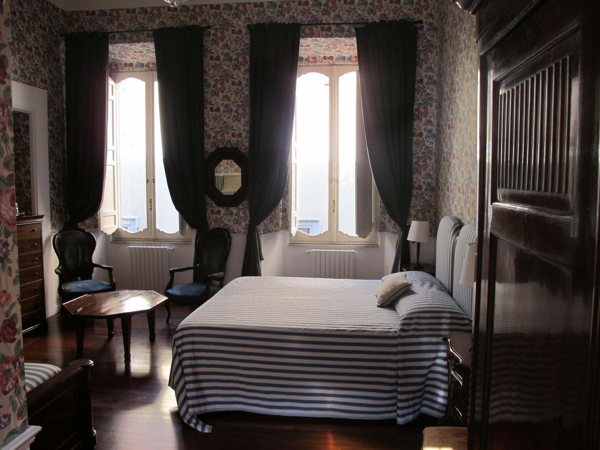 Relais Teatro Argentina Bed & Breakfast Рим Екстериор снимка
