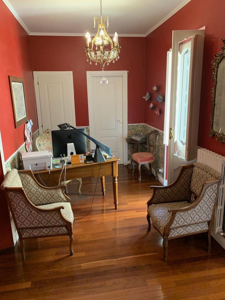 Relais Teatro Argentina Bed & Breakfast Рим Екстериор снимка