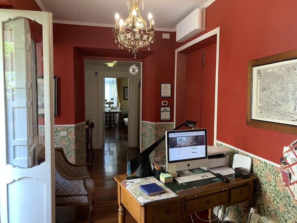 Relais Teatro Argentina Bed & Breakfast Рим Екстериор снимка