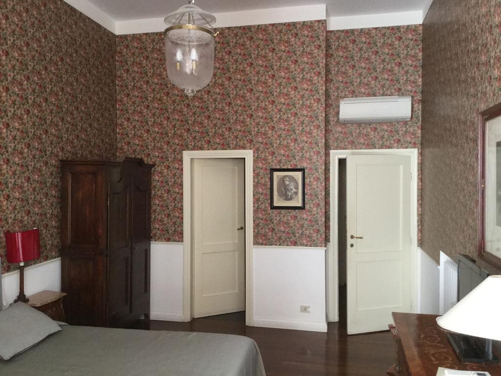 Relais Teatro Argentina Bed & Breakfast Рим Екстериор снимка